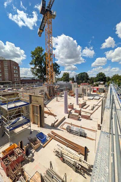 Moderner Büroneubau in Dresden: Massiv trifft Holz
