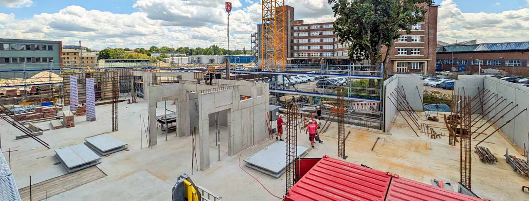 Moderner Büroneubau in Dresden: Massiv trifft Holz