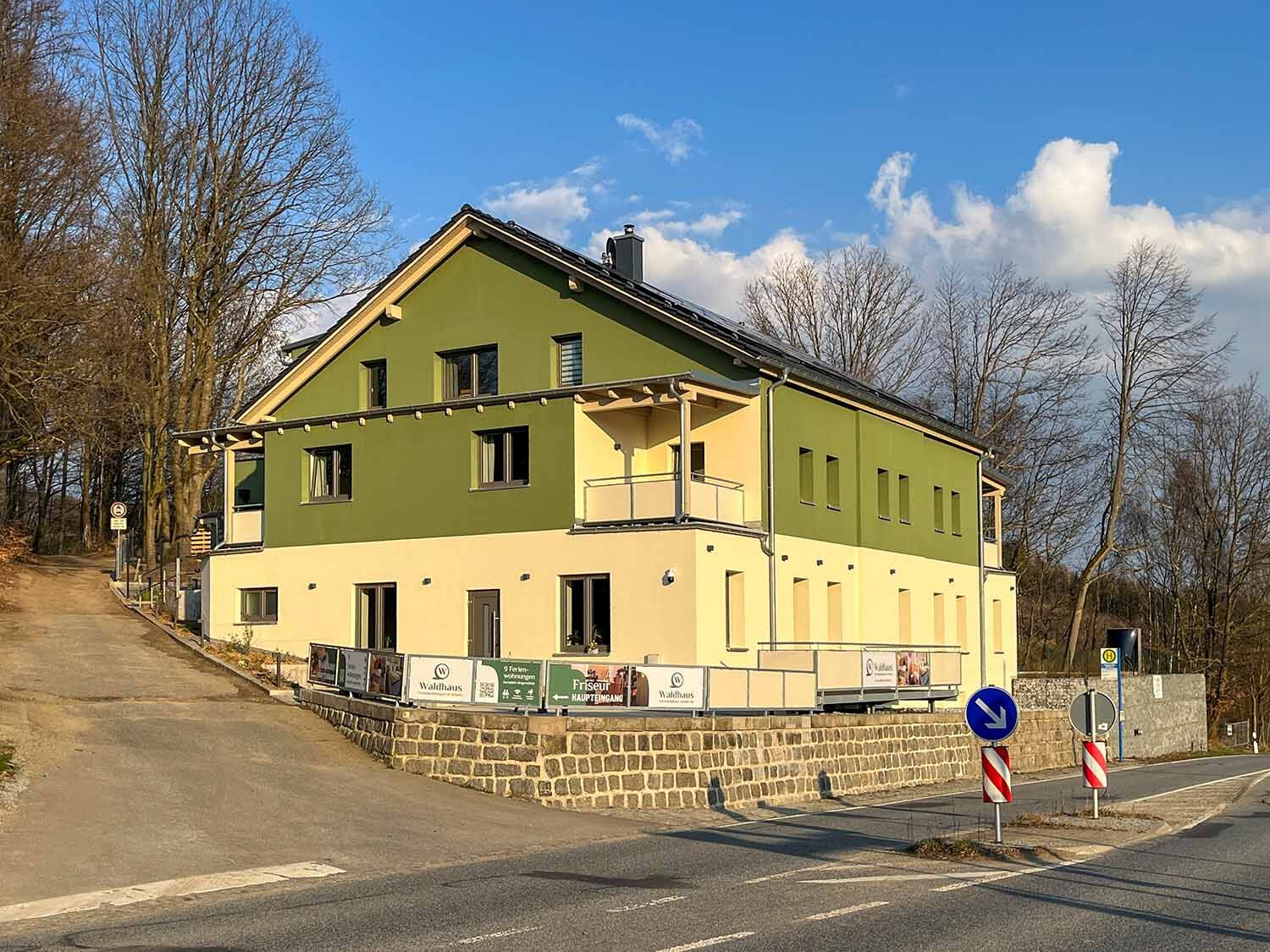 Gaststätte und Pension Waldhaus im renovierten Zustand